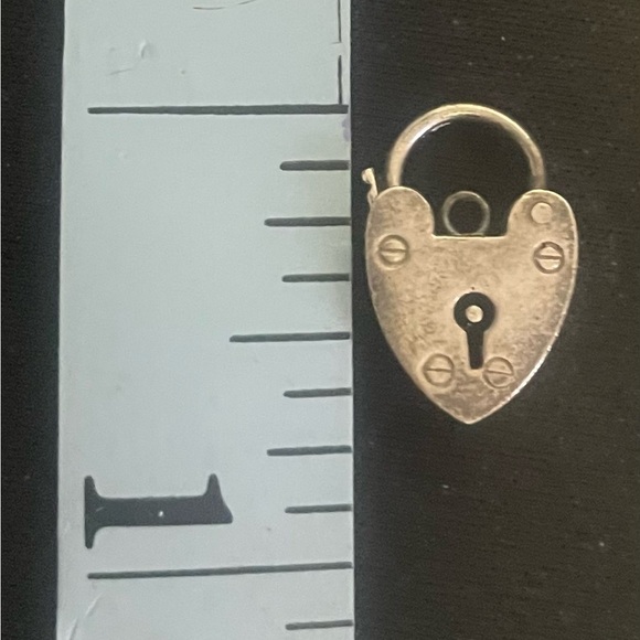 Vintage SILVER stamped Heart-Shaped Padlock Pendant - Picture 7 of 8